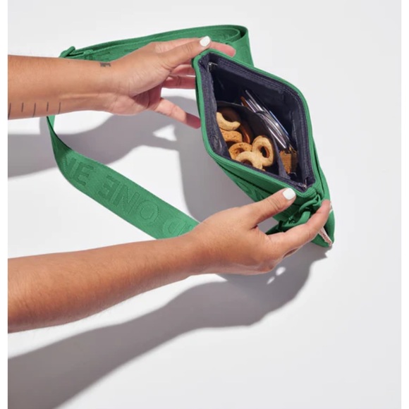 Wild One Dog Treat Pouch Spruce - Picture 2 of 10